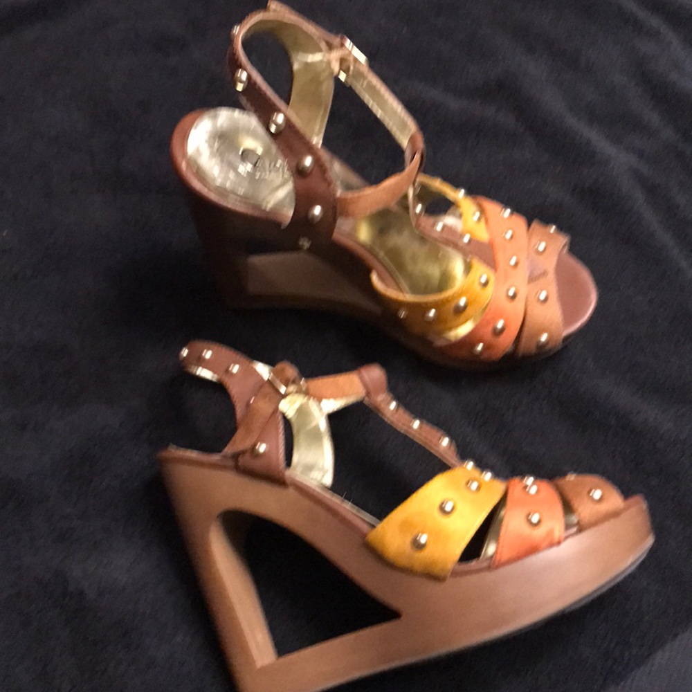 Shoes - Picture 3 of 3